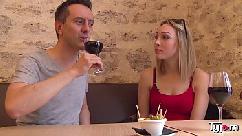 Diosa rubia lily labeau prueba un poco de vino y una gran polla dura